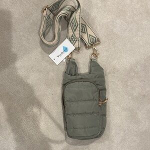 Green Quilted Crossbody Waterbottle Holder Bag with Patterned Strap